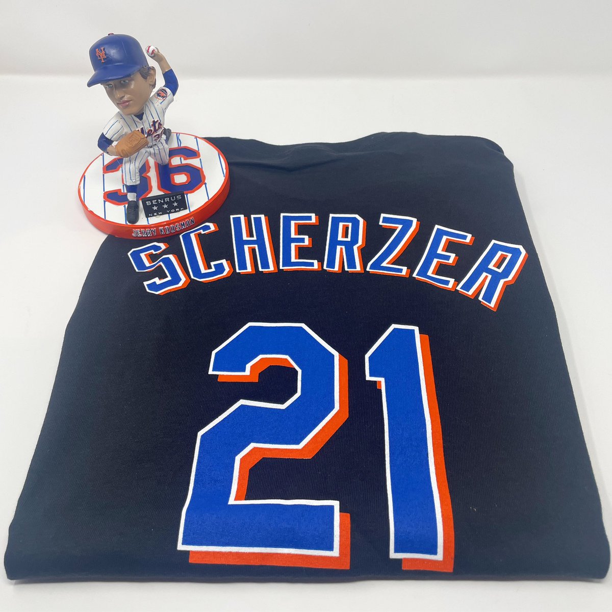 #Mets fans, we have Amazin’ news to announce next week! 👀

In anticipation of our big news, we’re giving away a Jerry Koosman bobblehead &amp; Max Scherzer t-shirt prize pack to 3 lucky winners. 

RT for a chance to win! 🧡💙