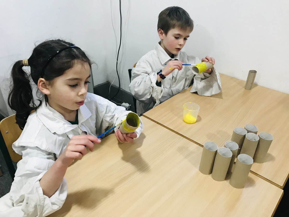 Myddelton_Prep's tweet image. We are busy making and creating in Urdd club 🎨🏴󠁧󠁢󠁷󠁬󠁳󠁿

Can you guess what we are making? 🦋🐞🐛

@UrddDinbych @Urdd #UrddClub #cymraeg #creativedevelopment