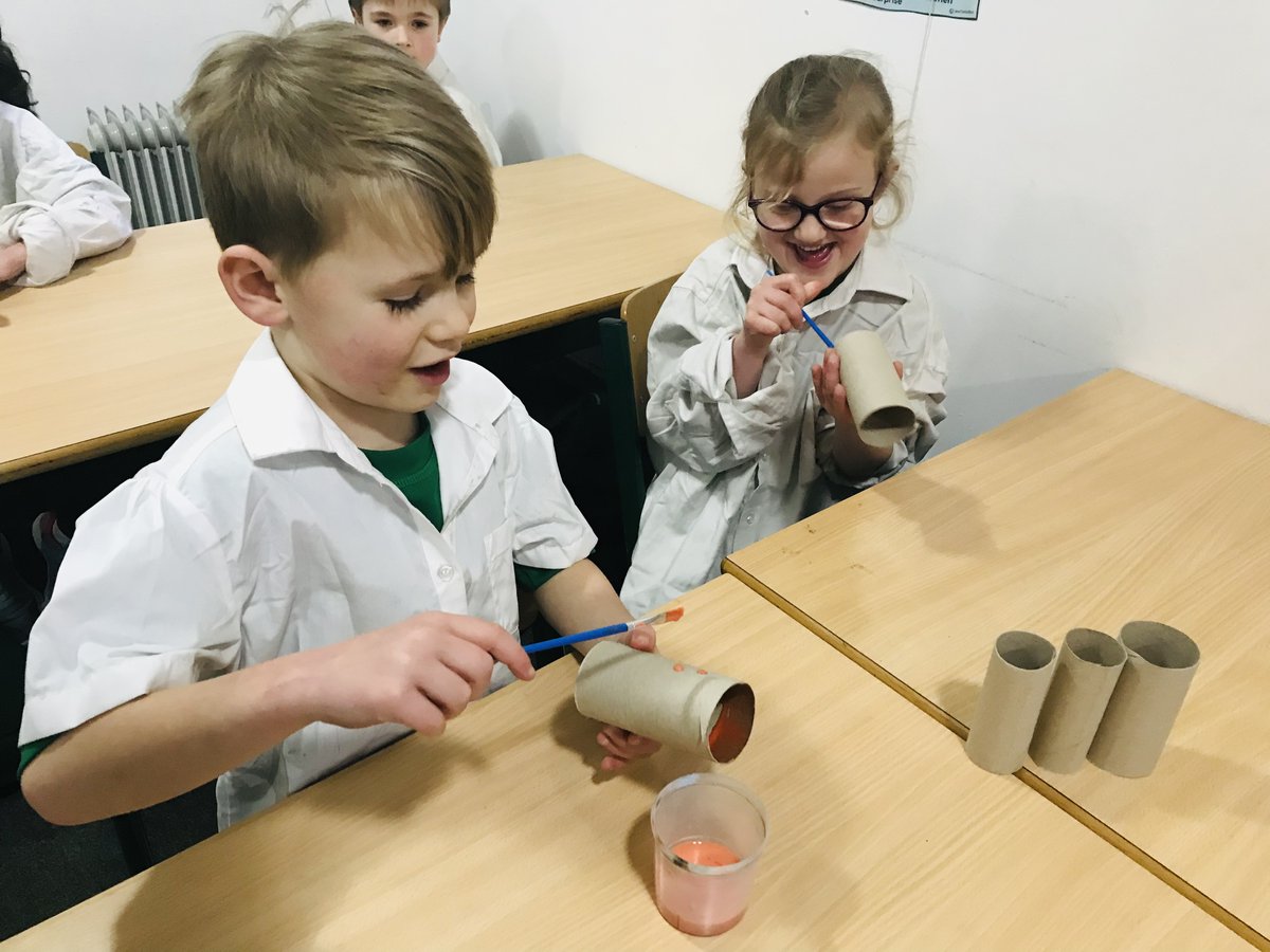 Myddelton_Prep's tweet image. We are busy making and creating in Urdd club 🎨🏴󠁧󠁢󠁷󠁬󠁳󠁿

Can you guess what we are making? 🦋🐞🐛

@UrddDinbych @Urdd #UrddClub #cymraeg #creativedevelopment