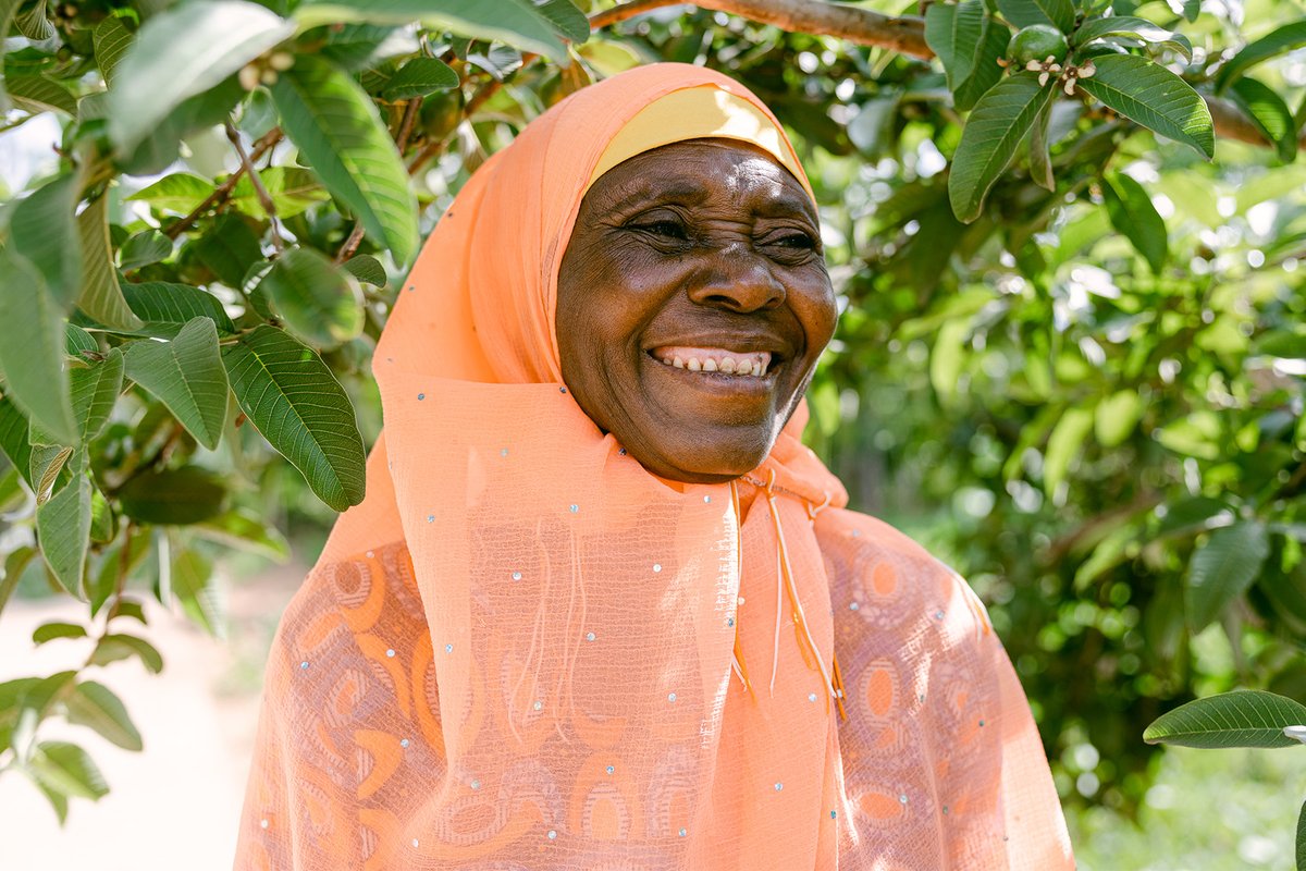 Treesftf's tweet photo. Pili joined our program in 2016. Today, she’s enjoying the triple bottom line of the #ForestGardenApproach:

🌳 #Income security
🌳 Food and #nutrition security
🌳 Healthy #soils

Ready to help farmers like Pili? Join the Sustainer Circle today: https://t.co/A6jLSoLH4Y https://t.co/FpTkpOKn0D