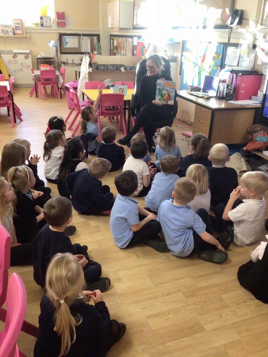 YRPinkClass's tweet image. Wow! What an amazing first mystery reader for Pink Class. Thank you to our mystery reader the children loved story time. I wonder who the next mystery reader will be?