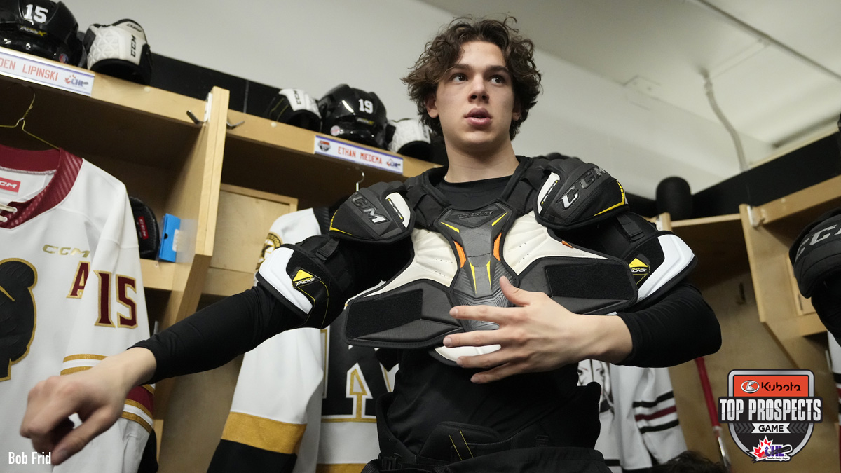 OHLHockey's tweet photo. Preparing for tonight's @KubotaCanadaLtd CHL/NHL Top Prospects Game in Langley, BC! See 15 #OHL prospects in action on @TSN_Sports at 10:00pm ET.

GALLERY 📸: https://t.co/oovKHKszd2 https://t.co/A6jsaHhV6R