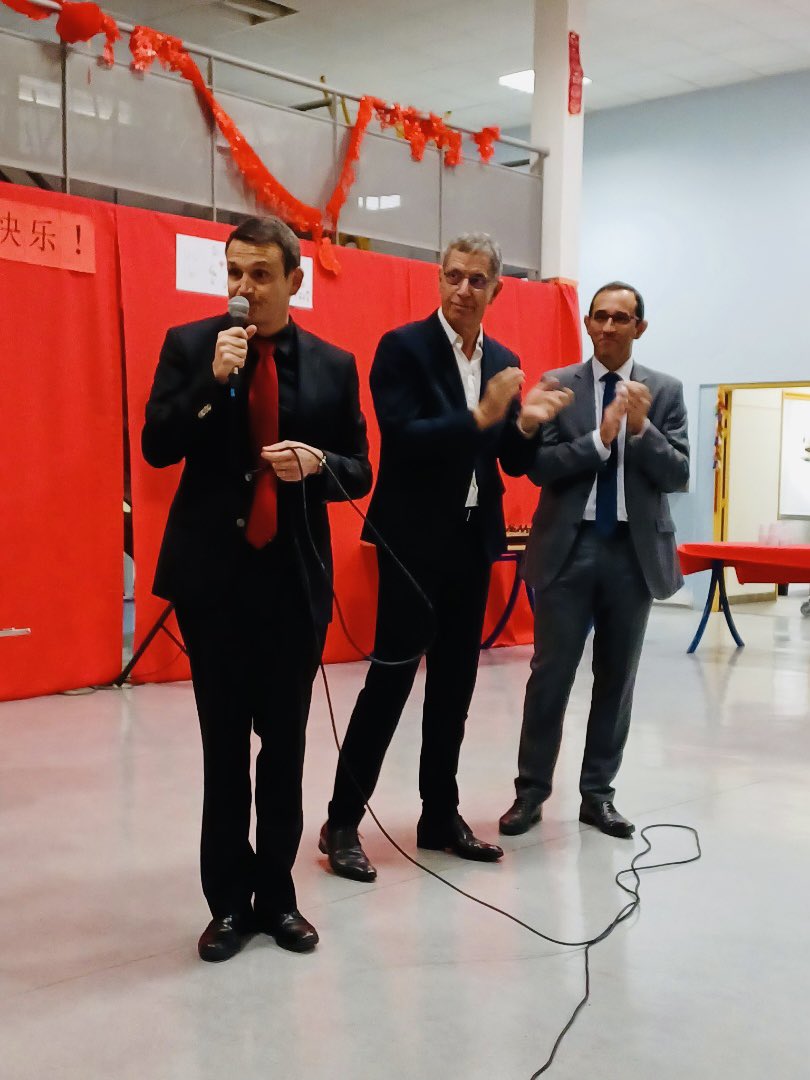 Aujourd’hui, nous avons célébré l’année du lièvre en musique, danse, et poésie, le tout en Corse, Français et Chinois, suivi d'un banquet chinois offert à tout le public, venu nombreux.
Au carrefour des langues mais aussi des arts ! 🐇🇨🇳🐉