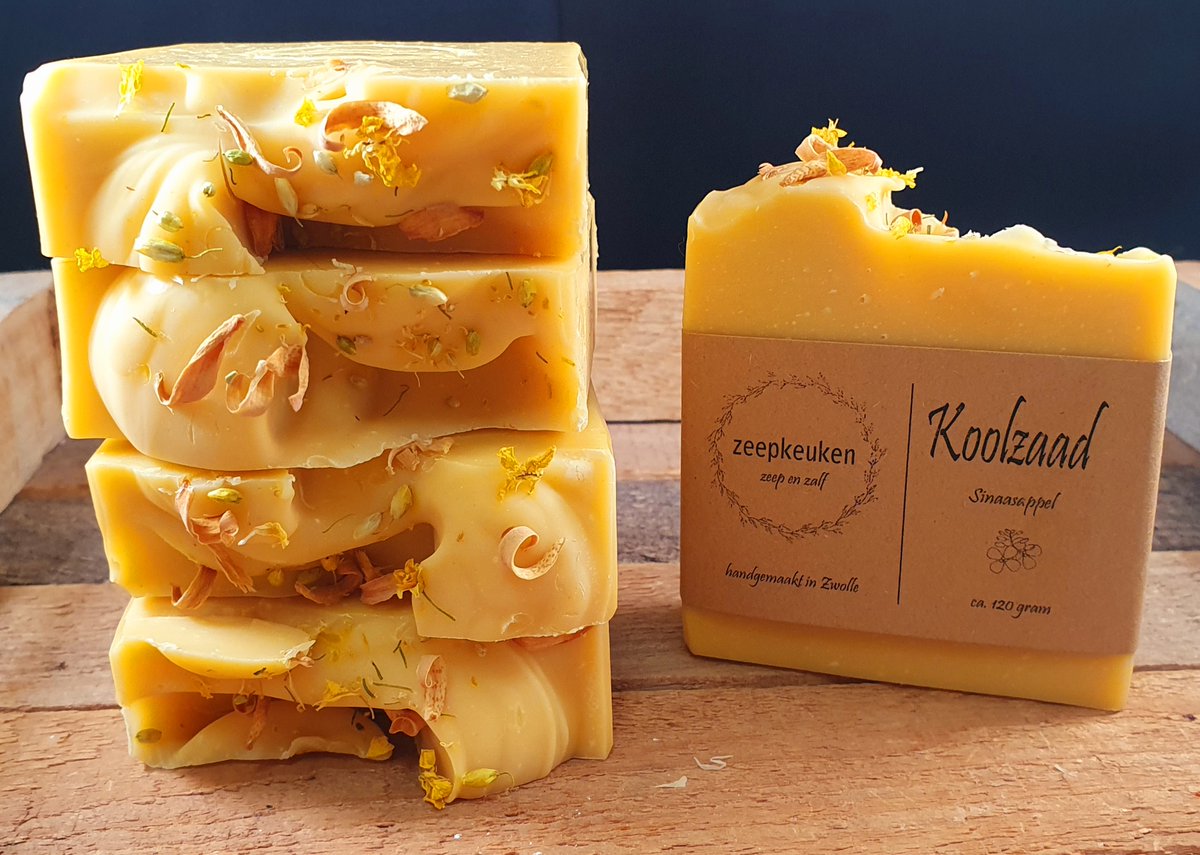 Sunny rapeseedoil soap turned out great. Amazing uplifting scent of orange, lemon and tangerine. Much needed in these cold and weary days. Ready on 27 februari. Pre-order is available. Drop me a message.