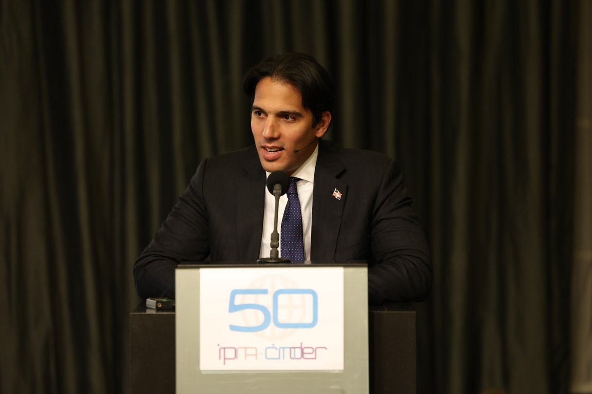 Registrador_es's tweet photo. Algunas instantáneas de la mesa redonda #50aniversarioIpraCinder https://t.co/HFbXWxYnsC