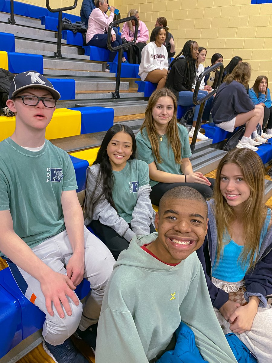 KellerHSCOF's tweet photo. COF SUPPORTING VARSITY GIRLS 🏀!! We had SO MUCH fun 😋🙌 https://t.co/JFiwbncqt6