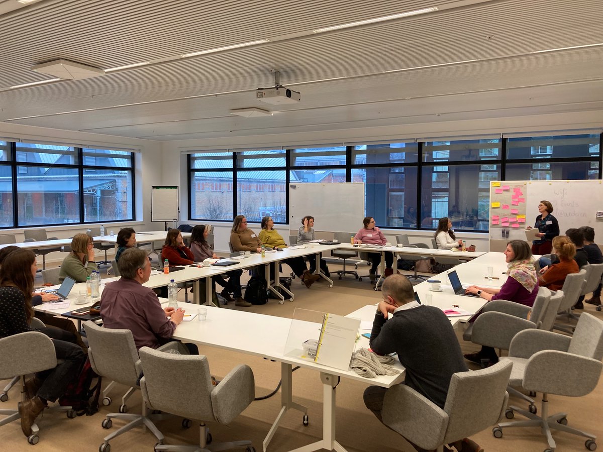 #PolicyMakers from different #EU Member States discussing policy challenges and barriers to implementation of novel #agrienvironmental contracts together with project partners at yesterday’s workshop in #Brussels. 
Thanks for sharing your #expertise!