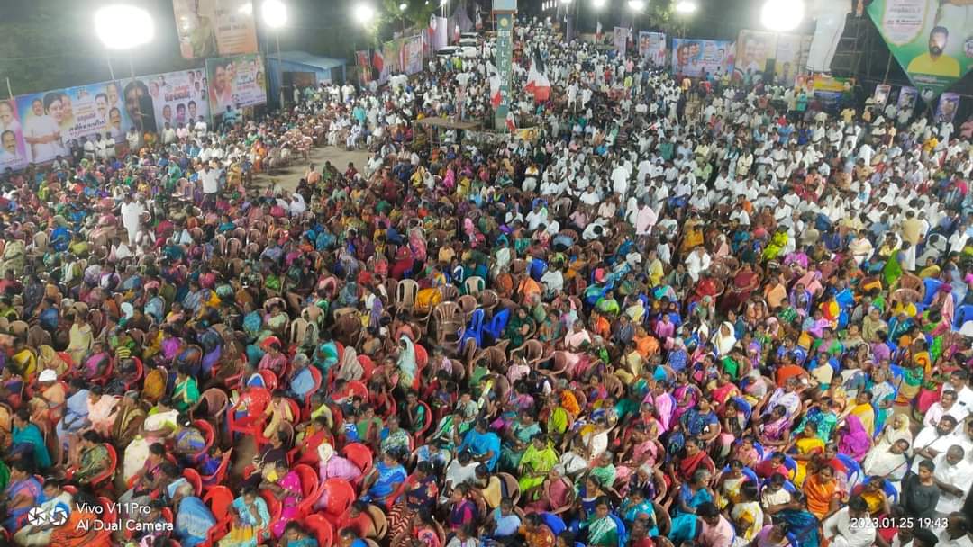 vara7star's tweet photo. புதுக்கோட்டை மாவட்டம் ஆலங்குடியில் நடைபெற்றுவரும் மொழிப்போர் தியாகிகள் வீரவணக்க பொதுக்கூட்டத்தில் கழக பொதுச்செயலாளர் அண்ணன் திரு TTVDhinakaran அவர்கள் எழுச்சியுரை ஆற்றி வருகிறார்...

டிடிவிதினகரன் #AMMK https://t.co/q1zby9yQiY