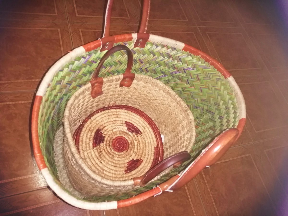 Sarotra ny mampifaly ny daholobe, fa ny mora indrindra dia ny mifaly miaraka amin'ny rehetra...