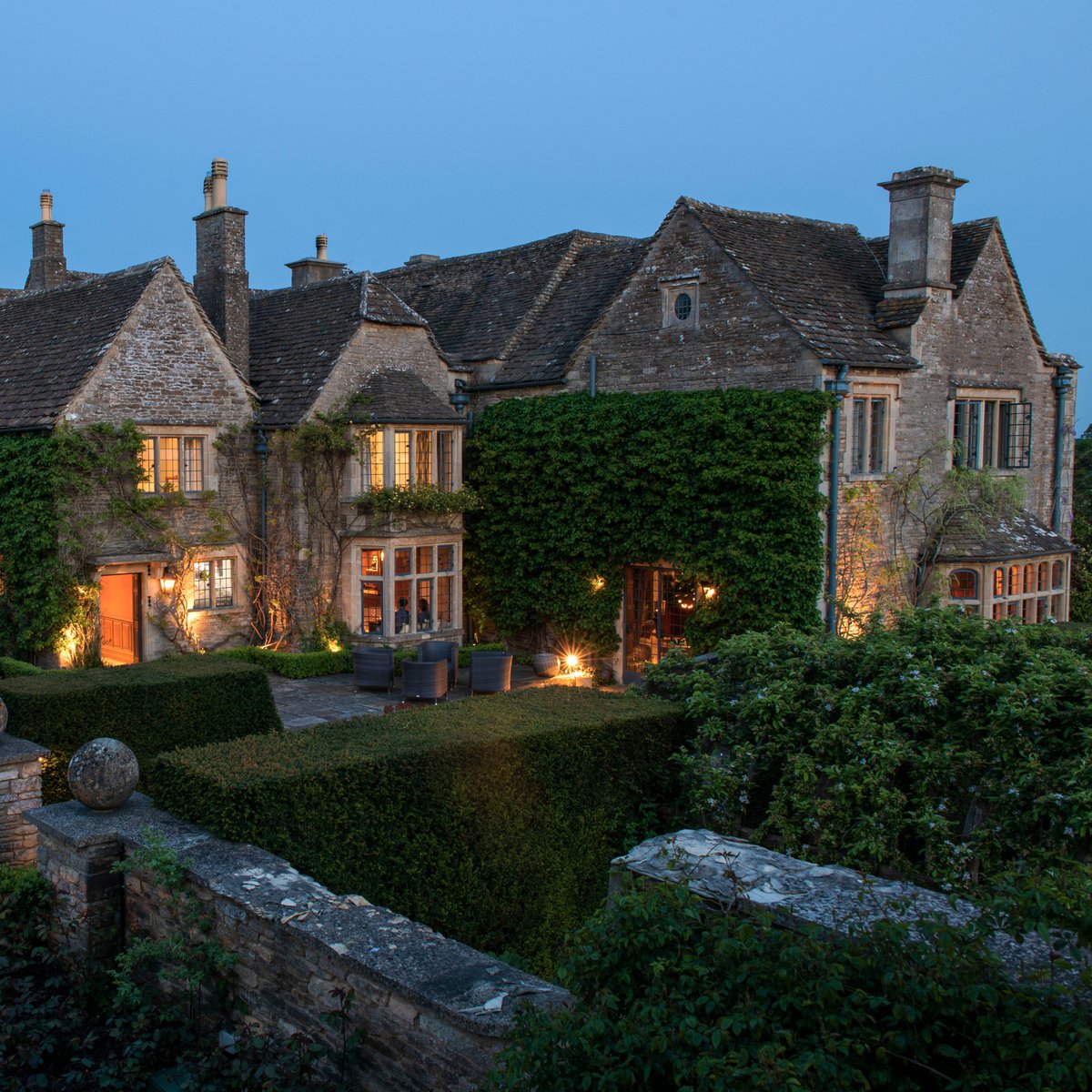 Great to see @Whatley_Manor and @thetorridon recognised by @SheerLuxe as some of the coolest eco-friendly hotels in the UK! sheerluxe.com/culture/travel…