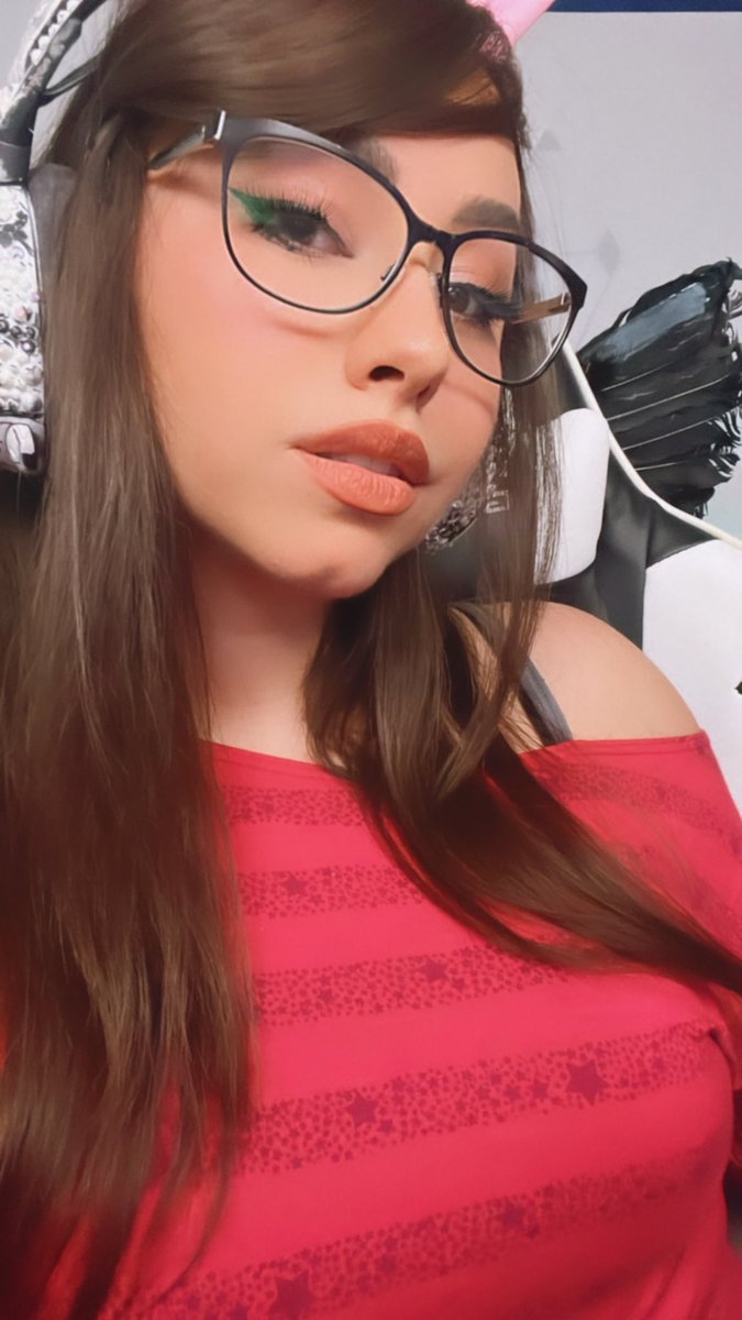 Bunnymon 🐰 on Twitter: "live ️ http://twitch.tv/bunnymontv ☺️🤍"