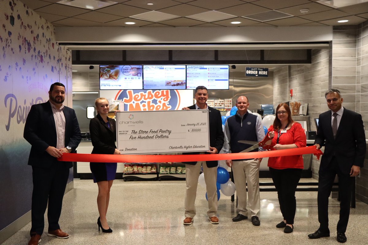 XUAuxServices's tweet photo. Jersey Mike's official grand opening, January 25, 2023.
#XavierUniversity #JerseyMikes #XavierDining https://t.co/QrSi4SKy4R