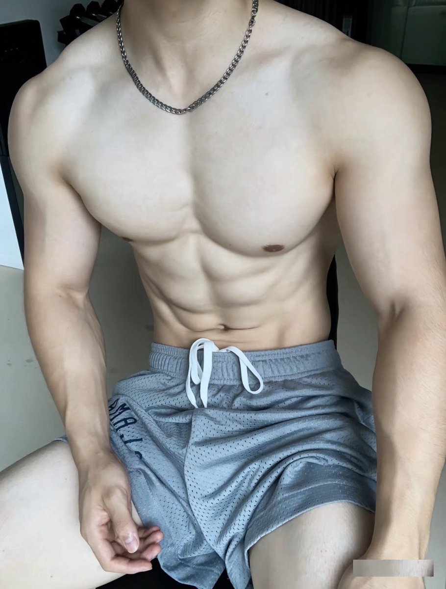 boyman2024's tweet photo. 185 奶狗体育生 #muscle #单男 #体育生 #男高 https://t.co/L4YFfNHbZG