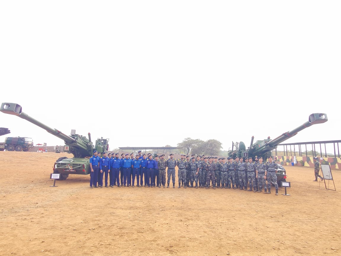 IN_INSShivaji's tweet photo. Nothing is more destructive than charge of Artillery on the crowd
-Napoleon
Trainee Officers from @IN_INSShivaji with officers from Foreign Nations visited School of Artillery, Nashik to witness power of Big Guns
#ExTopchi #Jointmanship
@IndianavyMedia
@IN_HQSNC
@artrac_ia https://t.co/mbSMy5ueCj