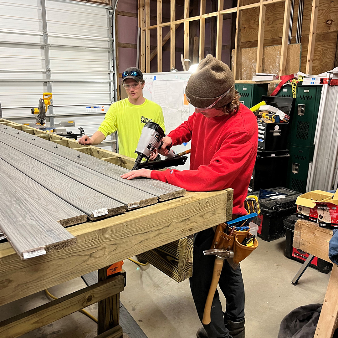 FastenMasterPro's tweet photo. FastenMaster recently teamed with the Great Lakes Deck Company to provide a hands-on deck building experience for a group of high school students as part of our #PROConnections Trade School Program. 

https://t.co/YdAXldxSuh

#FastenMaster #PRODriven https://t.co/gqx8f3vE1s
