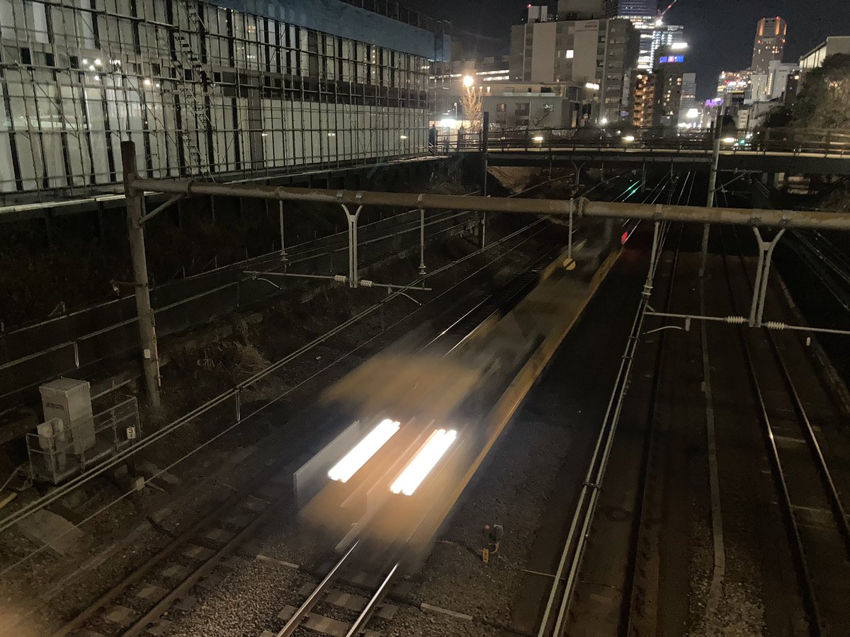 tikegami2's tweet photo. 深夜の原宿
たまに貨物が通る
今日は寒い😨 https://t.co/wgzxhr4Eb9