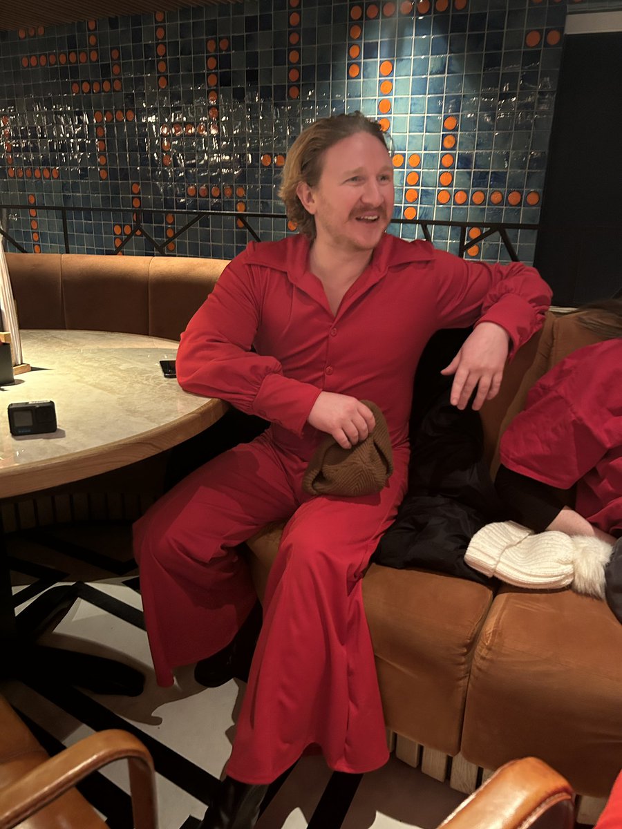 KFCBarstool's tweet photo. This man is burning down Amsterdam @FeitsBarstool @bertkreischer https://t.co/fSZOIic31w