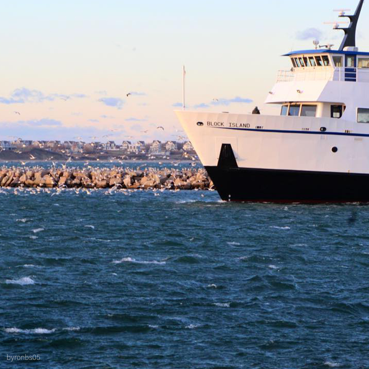 BlockIsleFerry's tweet photo. Work is for the birds! Why not plan your next trip to Block Island, during your lunch break? It’s something to look forward to!
#IslandGetaway #BlockIslandLove #BlockIsland #BlockIslandFerry #BIF #SailAway https://t.co/4Cz4ywsRKh