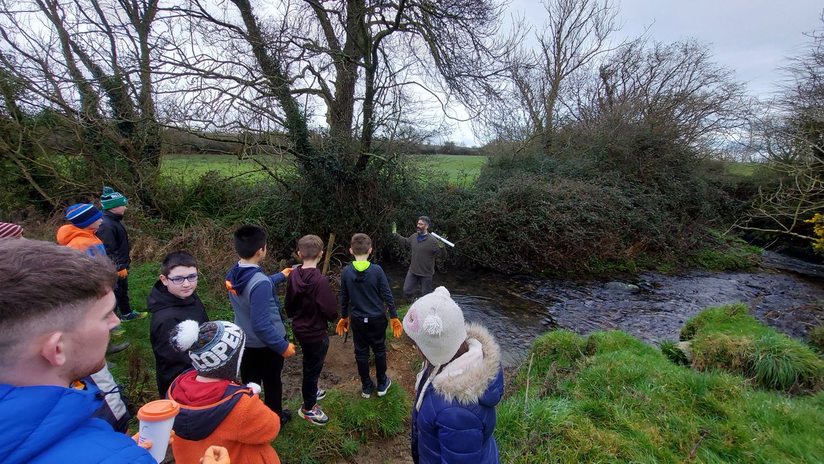 WaterWicklow's tweet photo. Great morning with a streamside talk on #WaterQuality and riparian #nativewoodland planting with a local national school near #Ballycanew #Wexford 

Organised by @seal_rescue and co-funded by @WatersProgramme #LawproFund https://t.co/rERQfzZVWe
