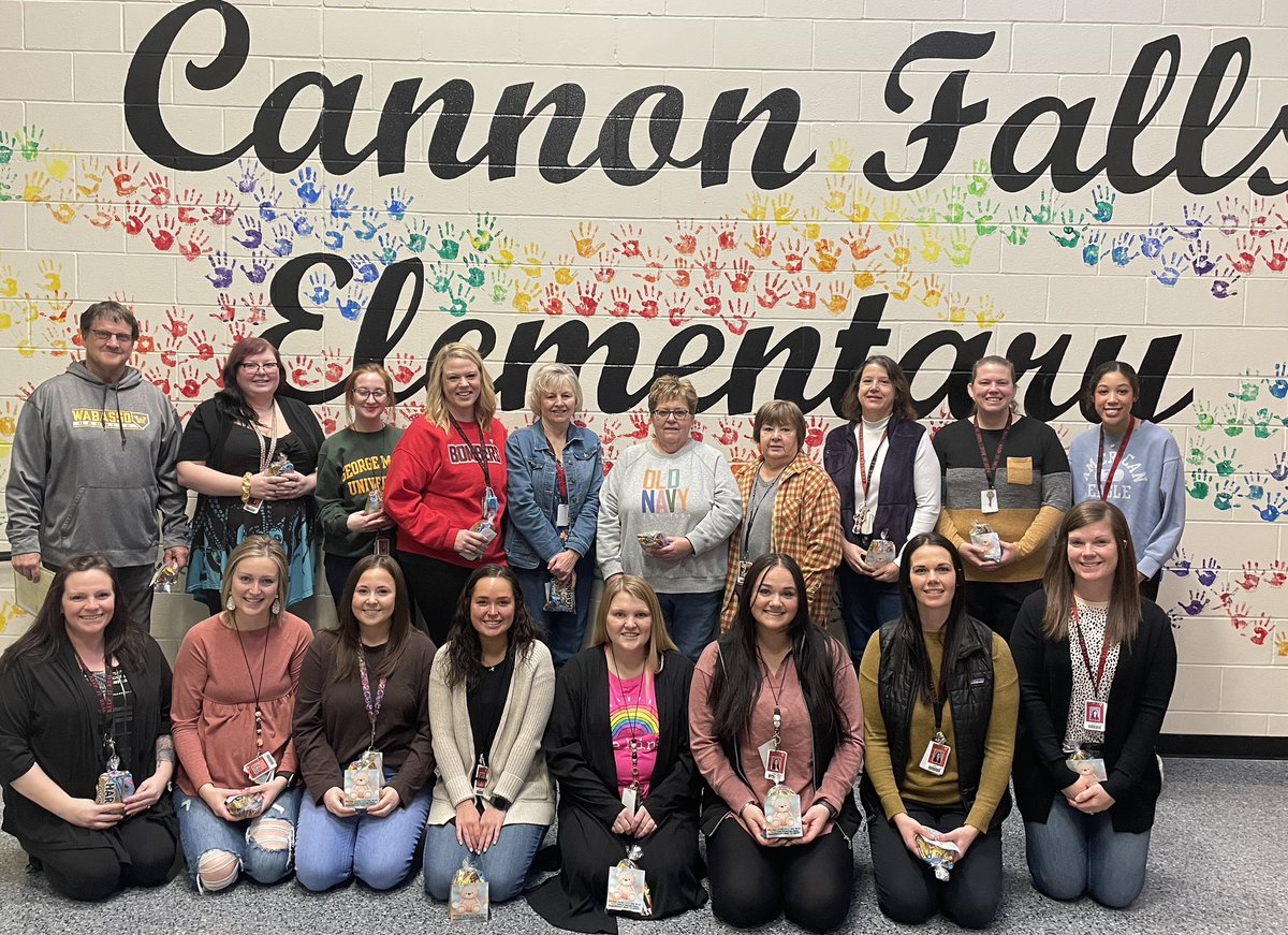 jchappuiscf's tweet photo. Happy Paraprofessional’s week to this amazing crew! Such a dedicated group that make me proud to work along side! They truly are the “BEARY” best. #cfelem https://t.co/eRBS7oXEvI