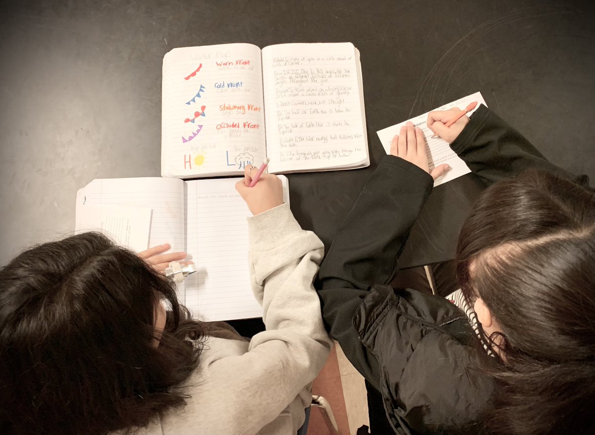 HesterSciSAISD's tweet photo. At @SAISDJaphet teachers learn a student-centered, scaffolded writing strategy and TURN RIGHT AROUND and implement in the classroom! #EarthScienceREVOLUTION #ShortConstructedResponse @KendraKDoyle @SAISD_Science @SAISD_CI https://t.co/kwoZciFIDW