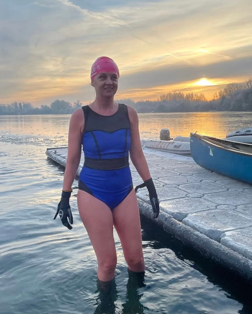 We've had some incredible images shared with us over December and January of your icy dips! 

Here's @justinefharvey braving the cold water in our Cobalt Signature #Swimsuit ❄️

📷: @justinefharvey

deakinandblue.com/products/signa…

#icydip #iceswim #coldwaterswim #coldwaterswimming