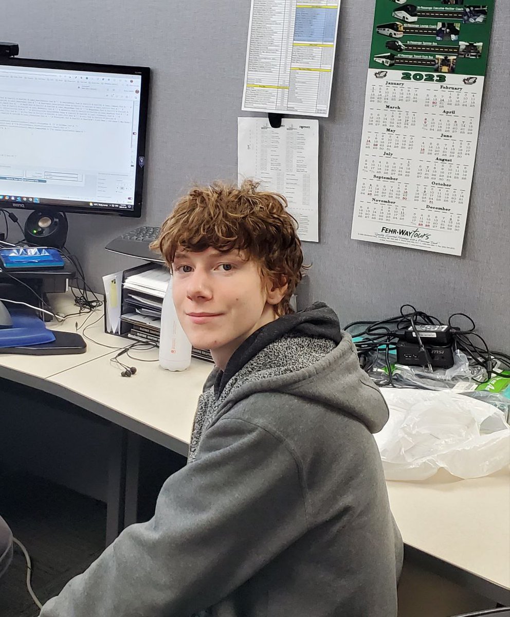 ArtsTechCentre's tweet photo. Kaden (CJS student) from Information Systems is doing his internship with Bee-Clean Maintenance. 

Well done Kaden and thank you to Bee Clean for supporting him and ATC. 

#informationsystems #networktechnician #computertechnician #collegejeannesauve https://t.co/zwAwf569Ow