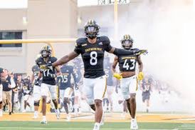 Prince_Tee9's tweet photo. After a long talk i am Beyond BLESSED to receive my 1st offer from The University of Southern Mississippi 🟡⚫️!! @coachmcriner @USMCoachOB @SouthernMissFB @BgHS_Football_1 https://t.co/ox1BWIDxaC