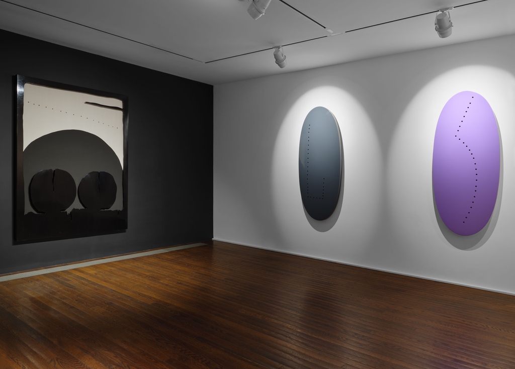 Open in person until February 4th: 'Lucio Fontana. Sculpture' at Hauser &amp; Wirth New York. If you're unable to visit in person you can take a virtual visit with 360º views by V21 Artspace vip-hauserwirth.com/gallery-exhibi… @hauserwirth #luciofontana #sculpture #exhibition #newyork