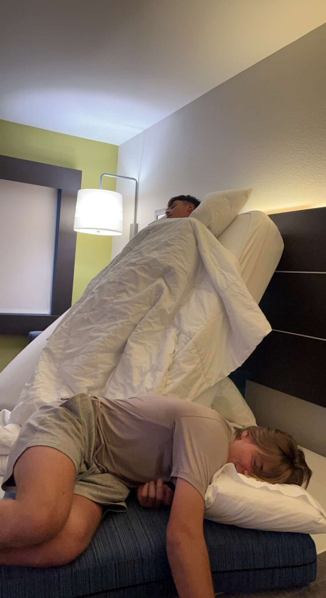 LOS INICIADOS tweet media