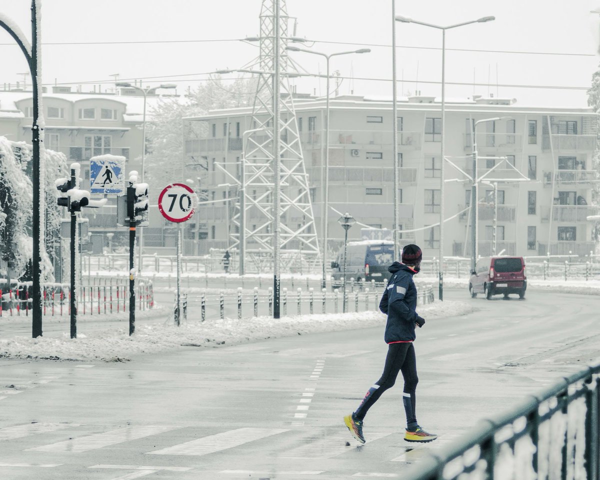 He’s levitating!

#streetphotography #streetphoto #streetlife #streetview #streetcapture #streetphotographer #streetscene #streetclassics #streetframe #streetfocus #streetperspective #streetvision #streetmood #streetsnap #streetexplore #streetpics #streetphotograph #krakow #run