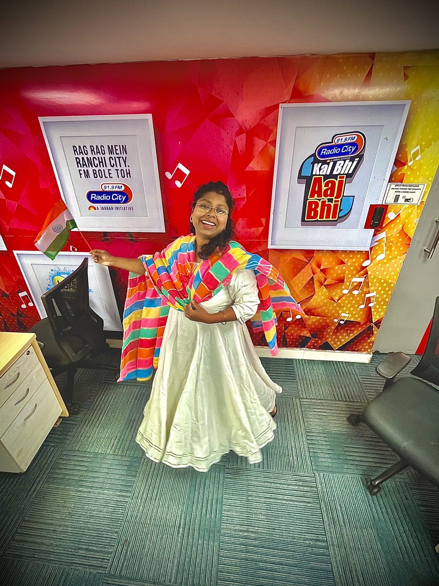 deepa_rj's tweet photo. राष्ट्रीय त्योहार गणतंत्र दिवस की शुभकामनाये ll
#RjDeepaRadiocity #ranchijharkhand #RepublicDay @radiocityindia https://t.co/JLEy0c0xZG