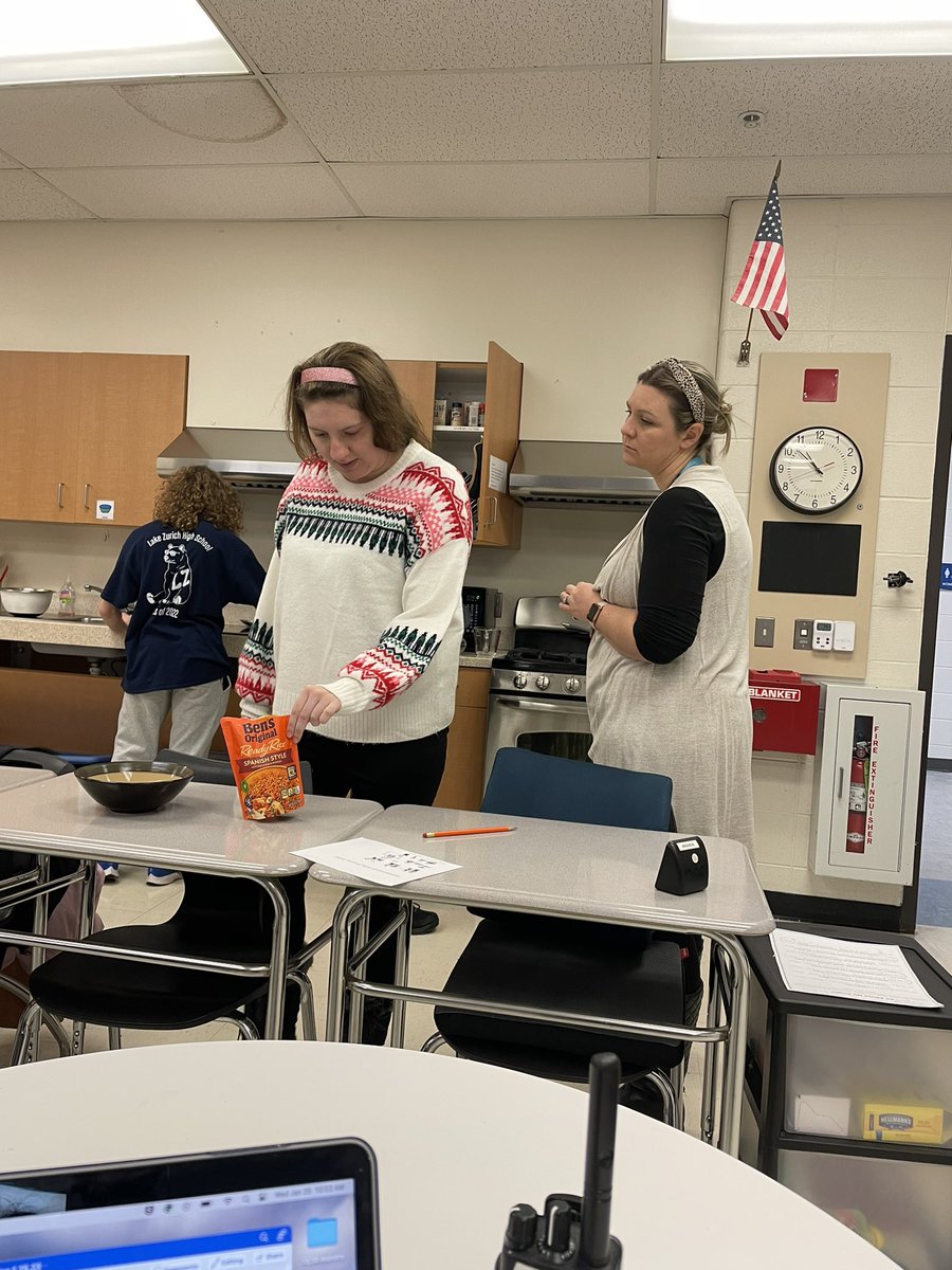 spedteach8's tweet photo. Cooking with Mrs. R in Transition #smellssogood #transitionrules #deadpoolcookbook #BetterTogetherD95
@LaurenMcLZ95 @lzhstransition @ErinDeLuga @GalltKelley https://t.co/HHictlxQMU