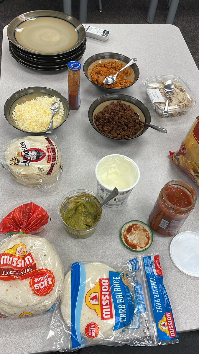 spedteach8's tweet photo. Cooking with Mrs. R in Transition #smellssogood #transitionrules #deadpoolcookbook #BetterTogetherD95
@LaurenMcLZ95 @lzhstransition @ErinDeLuga @GalltKelley https://t.co/HHictlxQMU