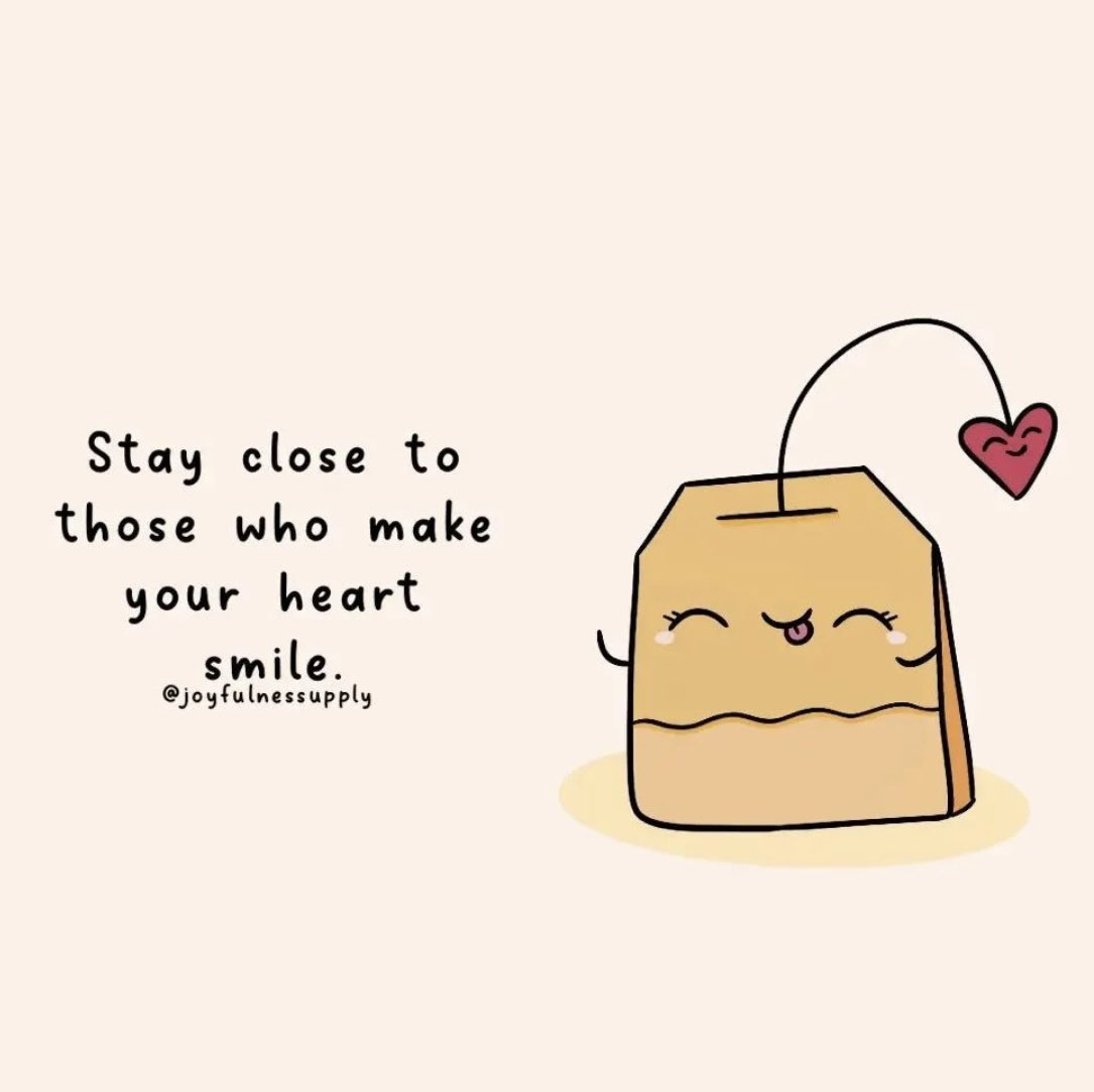 Stay close to those who make your heart smile 💕😊 Image:  https://t.co/5HW7MlN5OO, image size:1085x1084