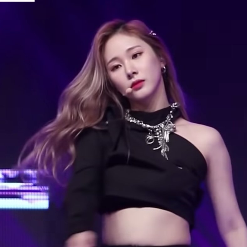 low quality eunji tweet media