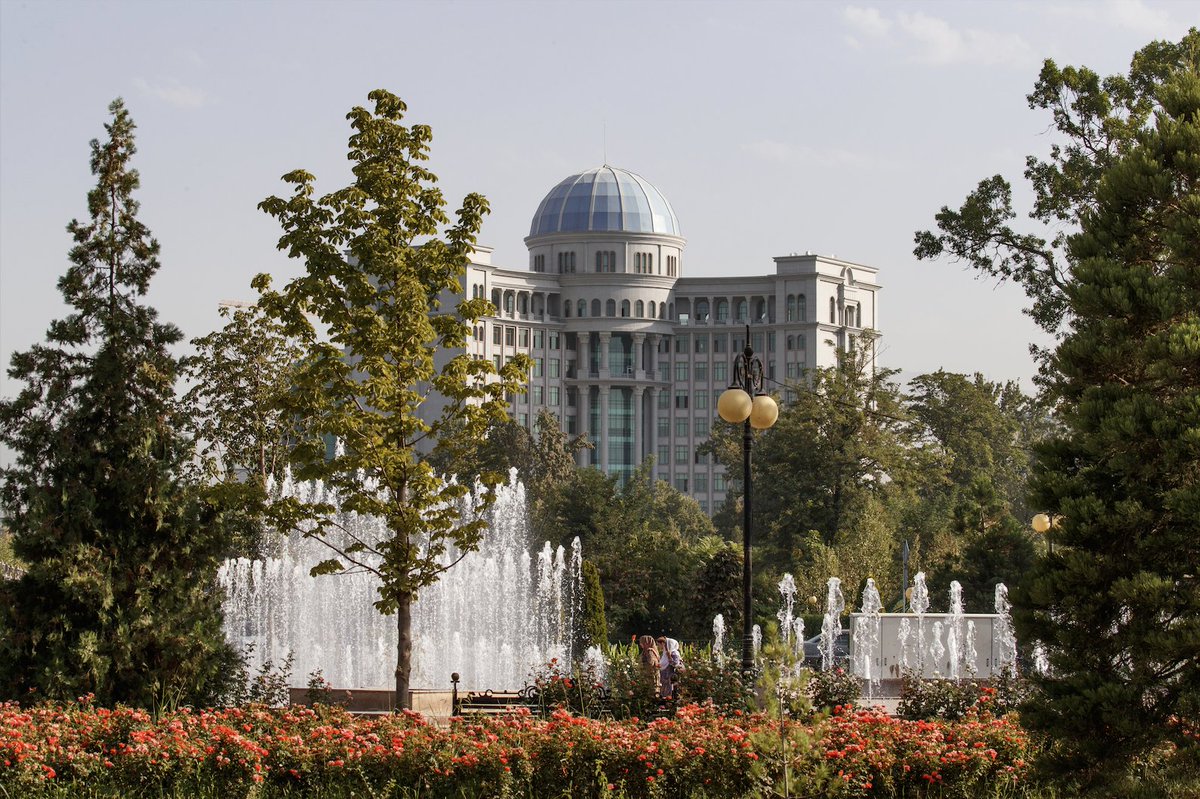 SILglobal's tweet photo. #WhereInTheWorldWednesday 🌏

Hints for today's challenge: This country has 14 established languages. It is also home to the biggest tea room in the world and one of the largest libraries in the region!

Oh, and if you zoom in on the last pic you can see the flag... 🔎 https://t.co/QT5myGth7Q