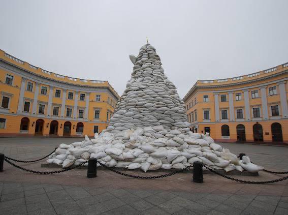 🧵 The <a href="/UNESCO/">UNESCO 🏛️ #Education #Sciences #Culture 🇺🇳</a> #WorldHeritage Committee has just emergency listed the Historic Centre of the Port City of #Odesa, recognising its urgent need for safeguarding from the repeated dangers of Russian shelling