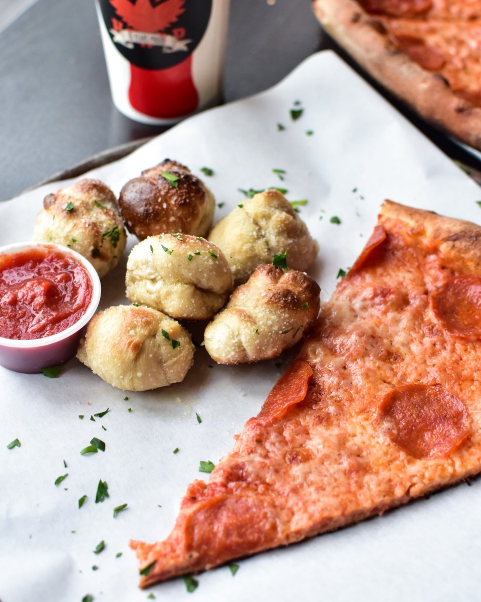 HobokenPie's tweet photo. Lunchtime lull? 😴 Meet us at our walk-up window until 2:30pm 𝘦𝘷𝘦𝘳𝘺 𝘥𝘢𝘺 to re-energize with one of our $8.99 Lunch Specials! 🤘

🍕 2 Slices + Soda
🥗 1 Slice + Caesar Salad + Soda
🧄 1 Slice + 6 Garlic Knots + Soda https://t.co/Si5SGuDv66