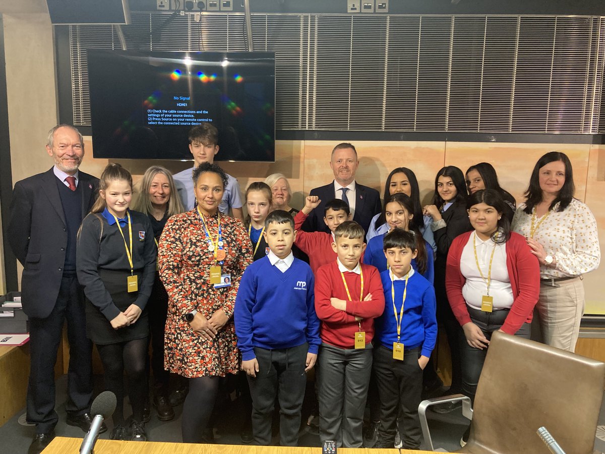 TravellingAhead@TGPCymru (@travellingahead) on Twitter photo Great meeting with the <a href="/WG_Education/">Welsh Government Education</a> Minister @Addysg_Cymraeg today listening, learning and answering questions from the wonderful pupils at <a href="/voiceequal1/">TES Torfaen</a> <a href="/LliswerryHigh/">Lliswerry High</a> <a href="/maindee_primary/">Maindee Primary</a> <a href="/Pill_Primary/">Pillgwenlly Primary</a> - you were all awesome - lots to follow up! Great meeting with the <a href="/WG_Education/">Welsh Government Education</a> Minister @Addysg_Cymraeg today listening, learning and answering questions from the wonderful pupils at <a href="/voiceequal1/">TES Torfaen</a> <a href="/LliswerryHigh/">Lliswerry High</a> <a href="/maindee_primary/">Maindee Primary</a> <a href="/Pill_Primary/">Pillgwenlly Primary</a> - you were all awesome - lots to follow up!