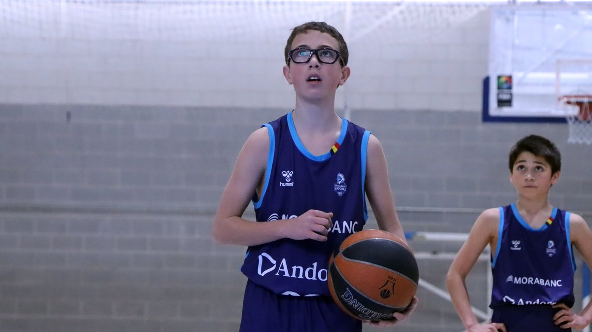 morabancandorra's tweet photo. 📸🔝
La sessió de fotos de @IsaDrets de la base va ser el cap de setmana passat per l'infantil 2010. Va ser un partidàs ple d'intensitat.

En aquest link les tens totes. 🔗⬇️
https://t.co/zrpRfHGOIL

#SomUnPais #MaiPor https://t.co/wYj1OFXag4