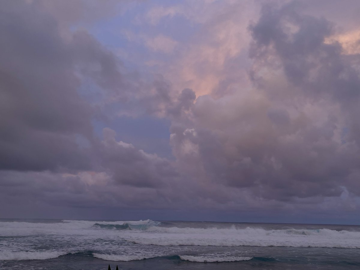 s_westerly's tweet photo. Dawn over the Sea ~ #srormHour #ocean #clouds https://t.co/nh5CB7FUjz