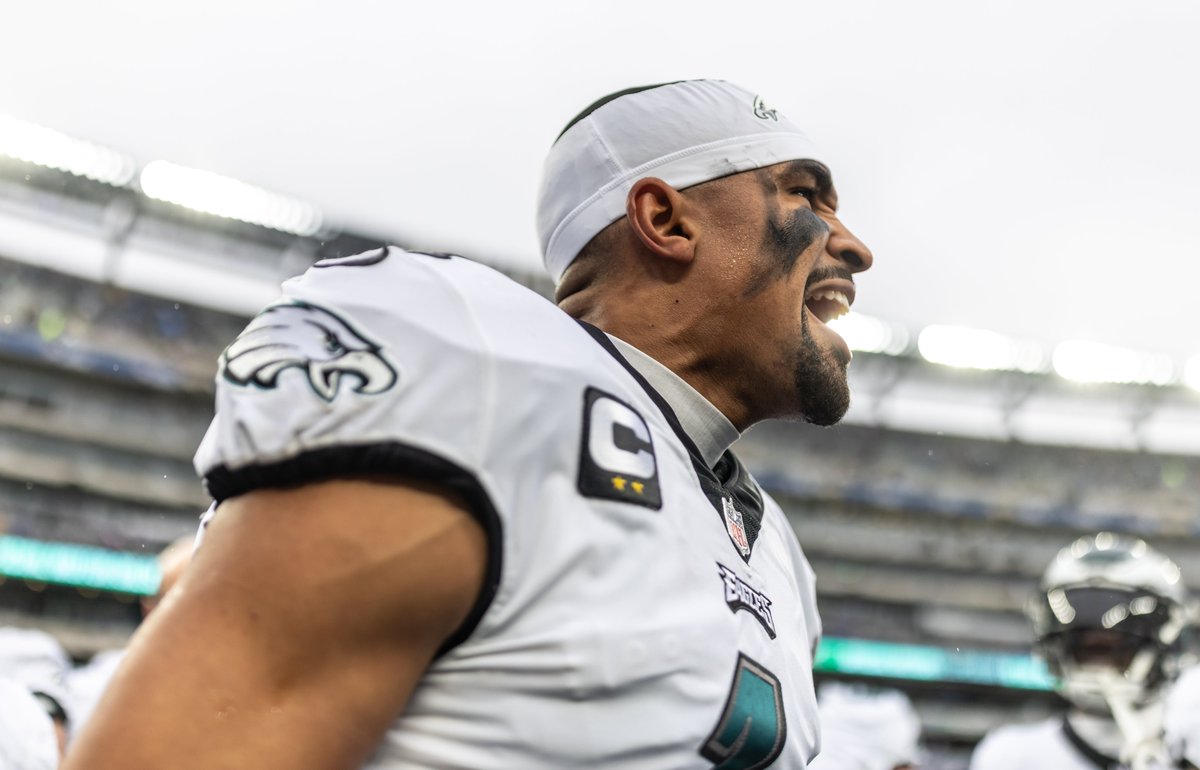 Eagles's tweet image. ✅ MVP finalist
✅ Offensive Player of the Year finalist

@JalenHurts | #FlyEaglesFly
