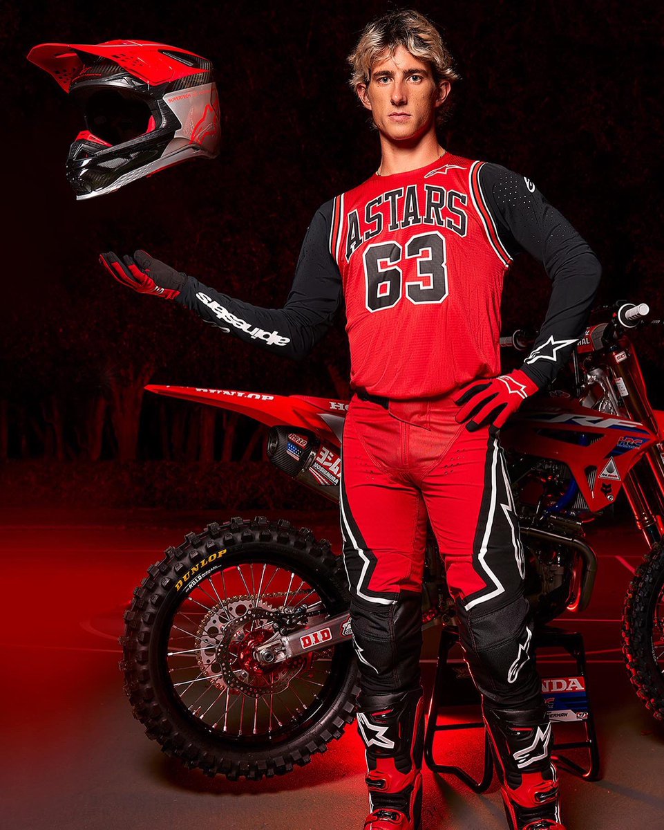 PostingAthletic's tweet photo. Ayyy @_chasesexton… where do I cop this @alpinestars set up??? 🤔 https://t.co/mJvq7xsoGv