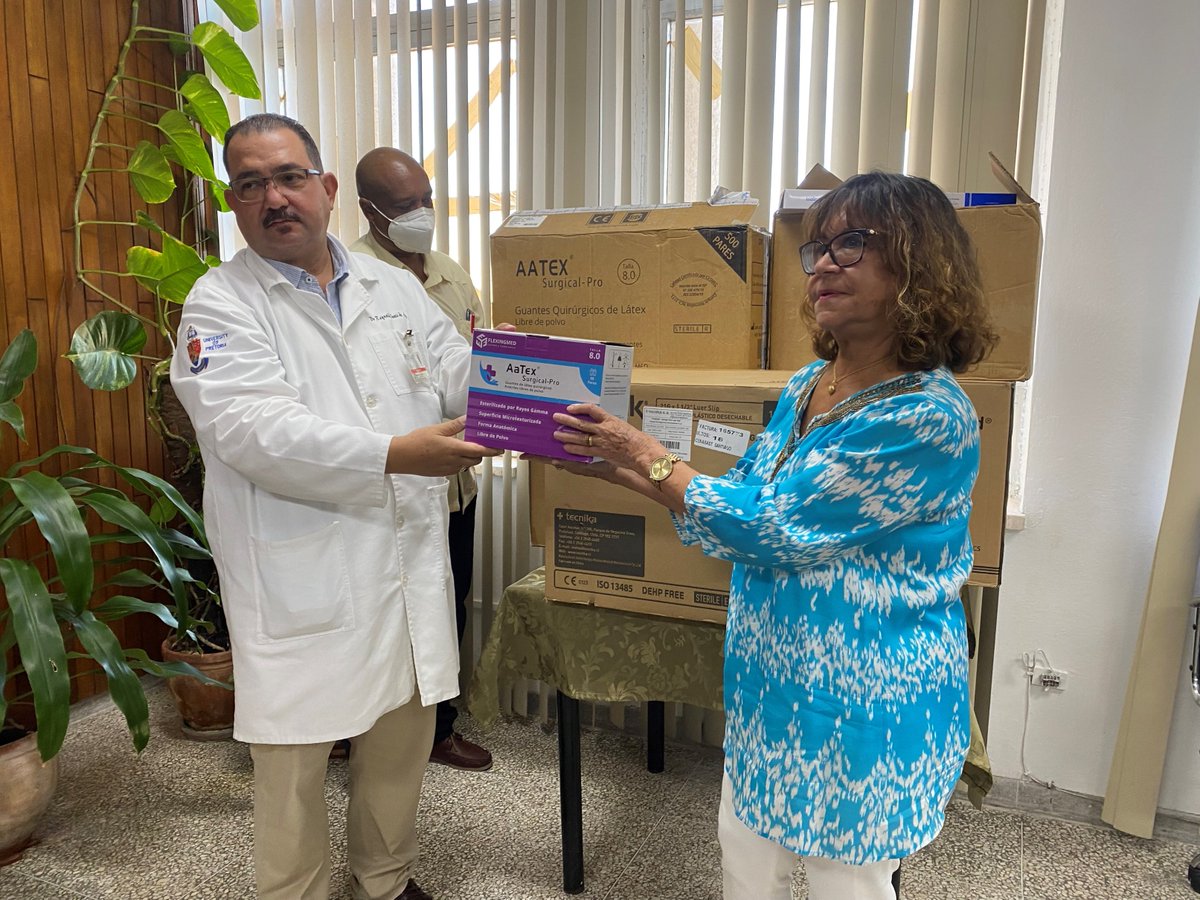 PNUDCuba's tweet photo. 💊 Con insumos clínicos y medicamentos, donados por el gobierno de Chile y movilizados con apoyo del PNUD, se contribuye a mejorar la atención a pacientes en el área de quemados del hospital Hermanos Ameijeiras

@MINSAPCuba 
@PNUDChile https://t.co/05t2kfxvpL
