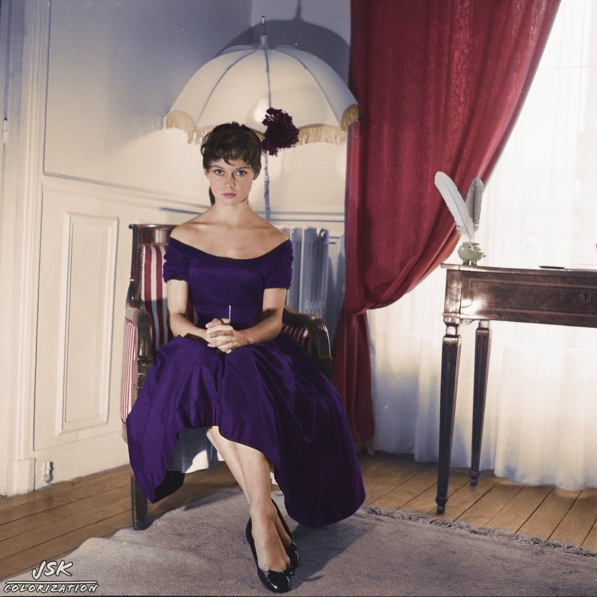 Brigitte Bardot, France 1954
[Colorized by JSK]

 #colorizedphoto #1950s #brigettebardot #cannes #france