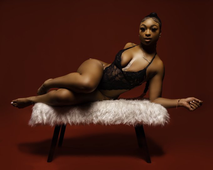 Who can I send the other 4 attachments too 👀💋‼️ https://t.co/dnTlstraSY