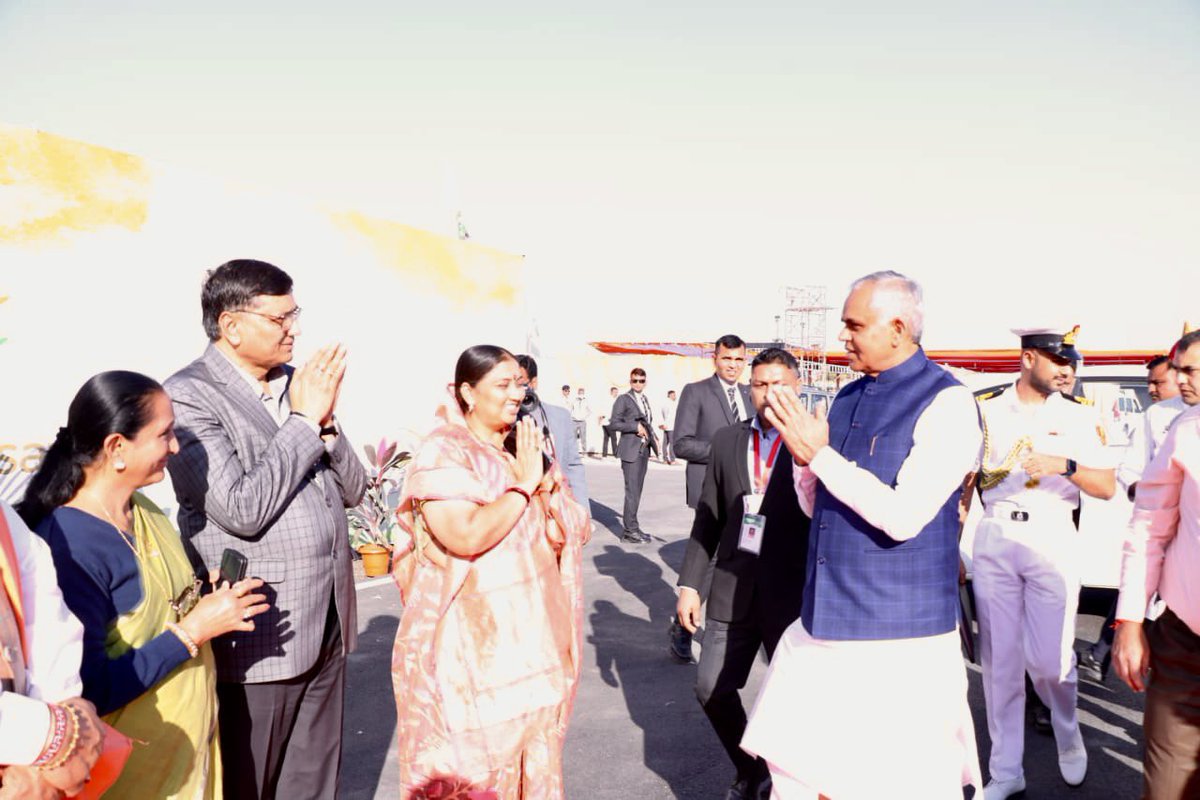 BhanubenMLA's tweet photo. ૭૪ મા પ્રજાસત્તાક દિનની પૂર્વ સંધ્યાએ બોટાદ ખાતે રાજ્યપાલ શ્રી @ADevvrat જીની અધ્યક્ષતામાં યોજાયેલ એટ હોમ કાર્યક્રમમાં મુખ્યમંત્રી શ્રી @Bhupendrapbjp જીની વિશેષ ઉપસ્થિતિમાં સહભાગી થવાનો અવસર પ્રાપ્ત થયો. https://t.co/W3iV8GDO9H