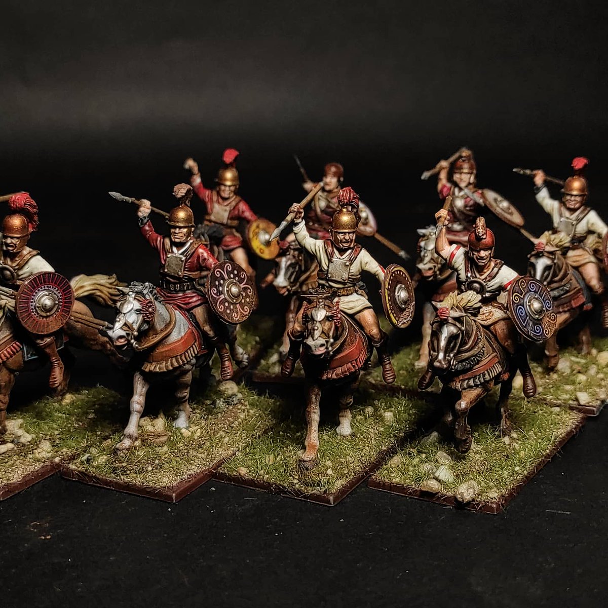 AtVictrix's tweet image. The Iberian cavalry, known for their swift horses and skilled riders, were feared by their enemies as they charged into battle with their javelins distinctive curved swords!

Brilliantly painted by Aurelian Leclerc