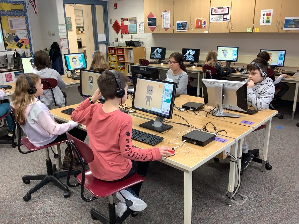 This week, several classes are working on an introduction to Makers Empire to begin learning and creating 3D projects.  Step 1, design their avatar. @KanelandKST @Kaneland302 @MakersEmpire